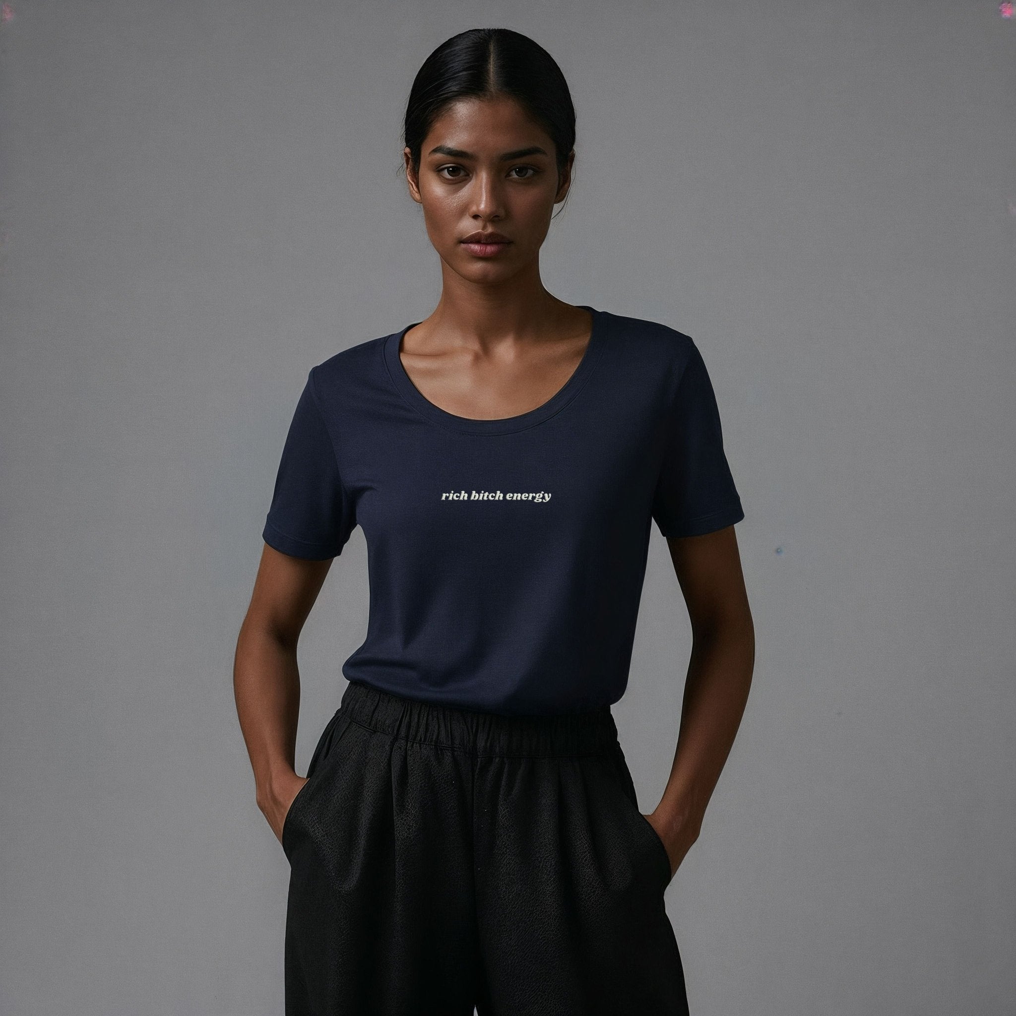 Camiseta Feminina Rich bitch energy - Ibitiraquire