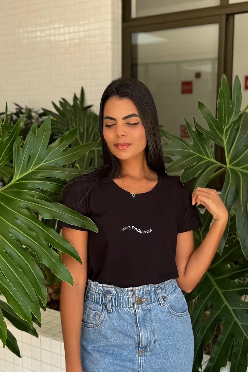 Camiseta Feminina Sorry I'm different - Ibitiraquire