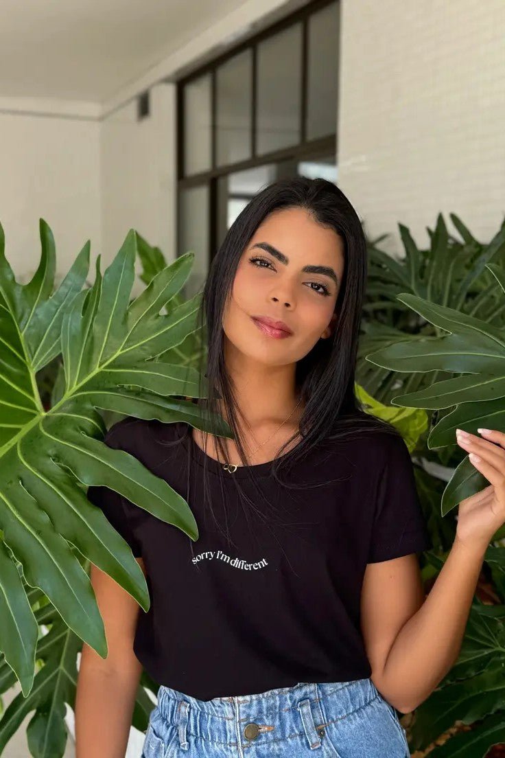Camiseta Feminina Sorry I'm different - Ibitiraquire